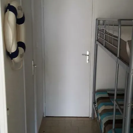 Brothers Apartment *